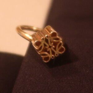 Loewe anagram ring